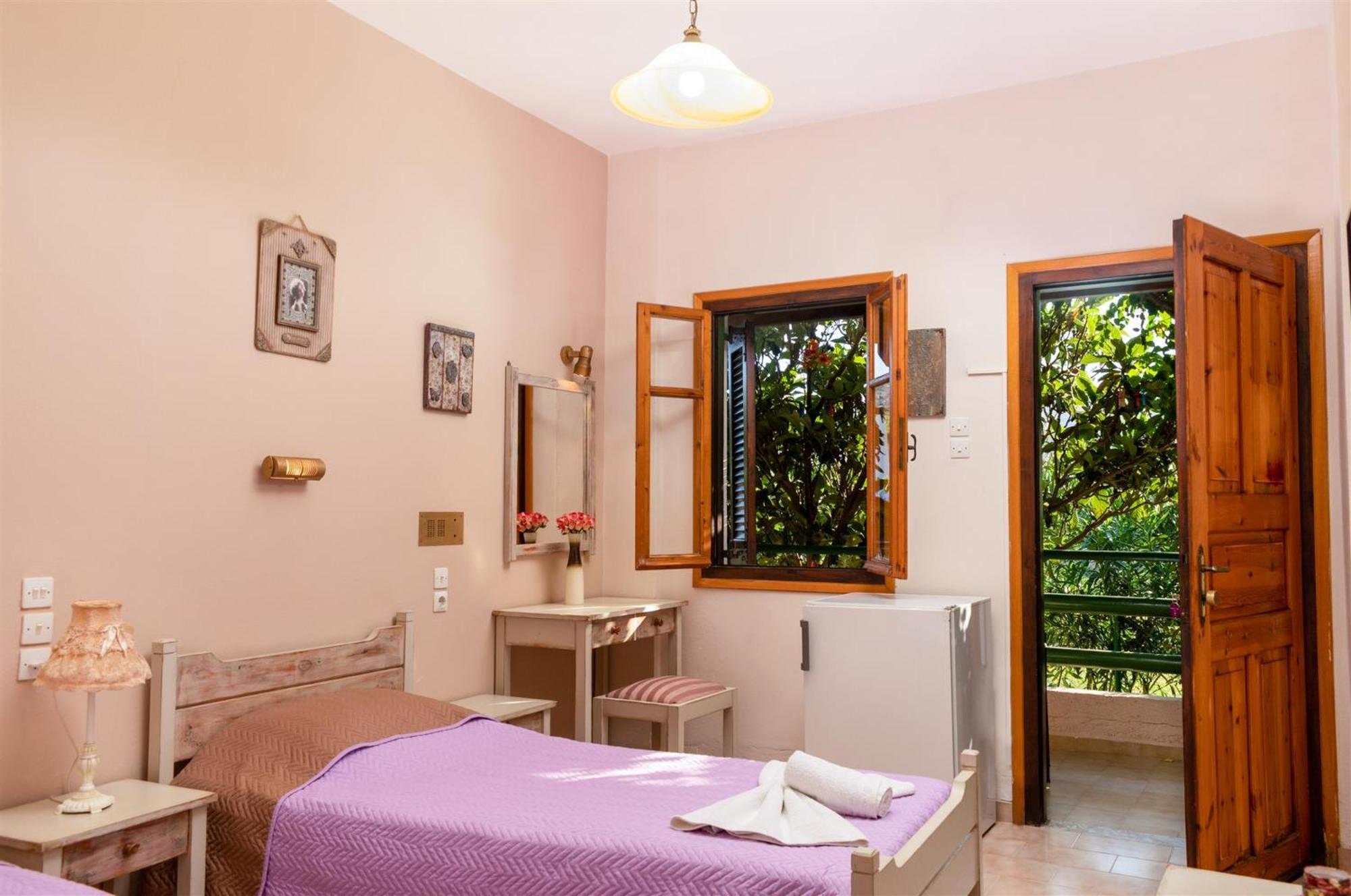 Filia Rooms Матала Экстерьер фото